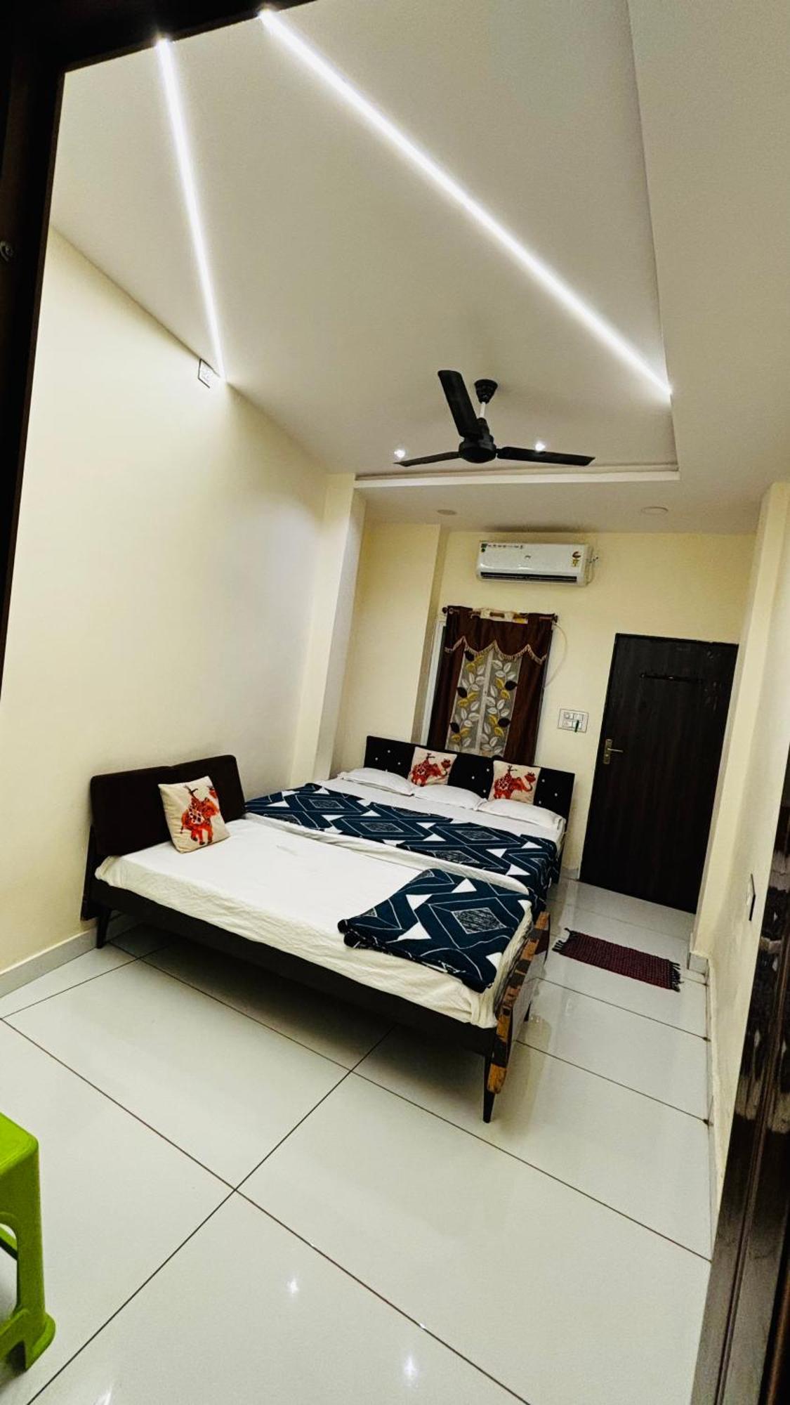 Hotel Shreenidhi Comfort Stay Ujaim Exterior foto